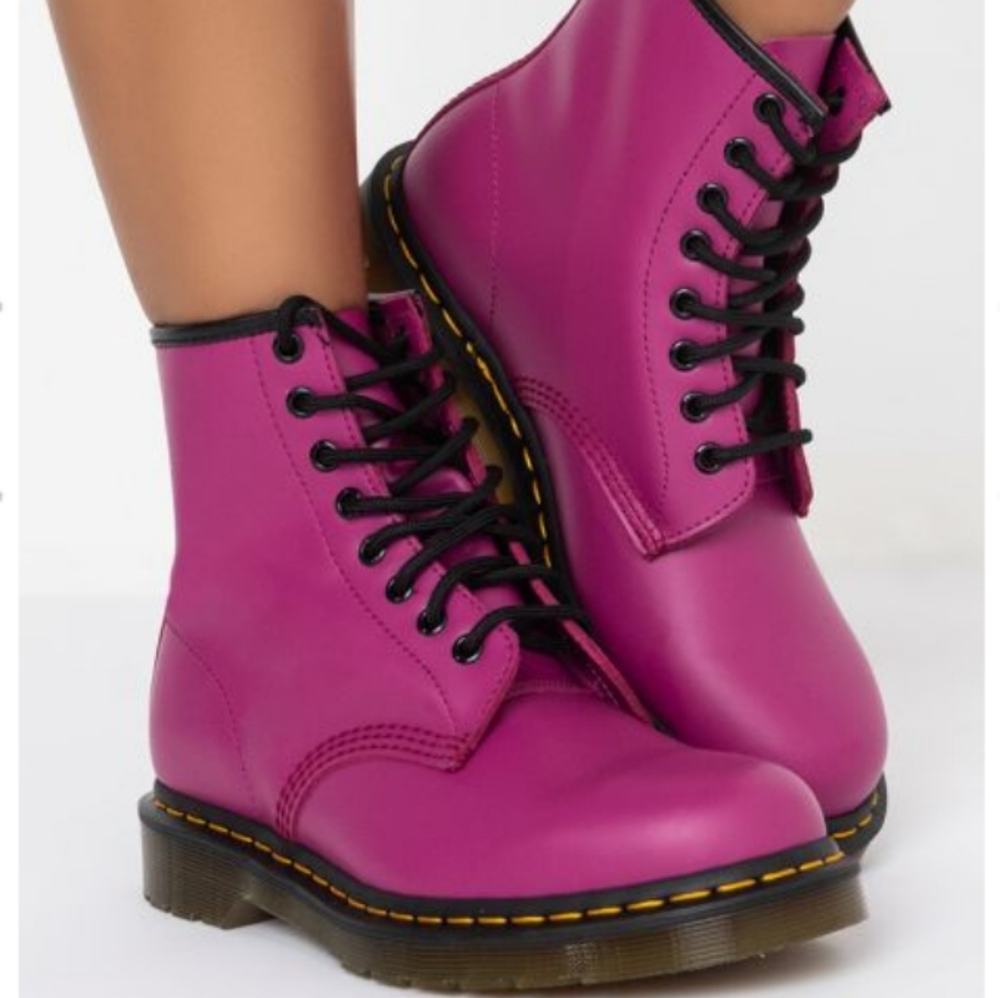 Dr. Martens 1460 fushia Pink  smooth leather lace up boot size 6 new in box